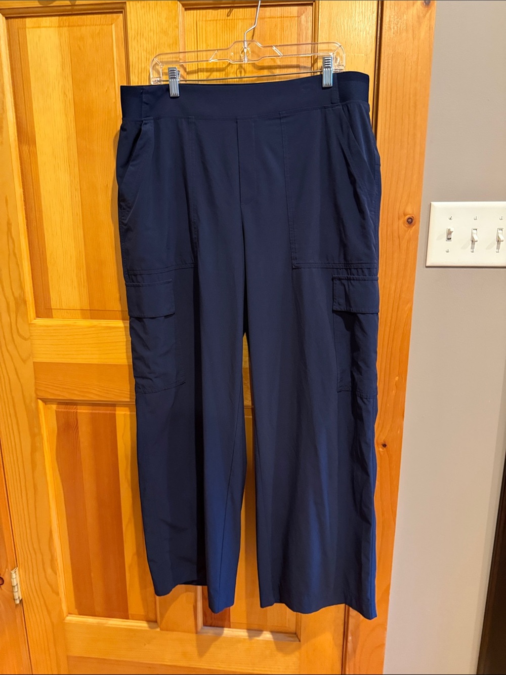Athleta Women's Navy Wide-Leg Cargo Pants Size 16